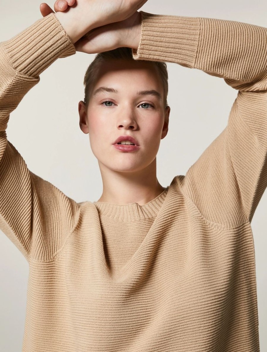 Merino Wool-Blend Sweater Camel Hot