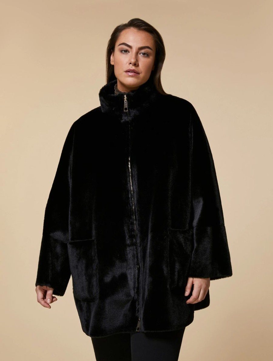 Reversible Soft-Textured Cape Black Hot